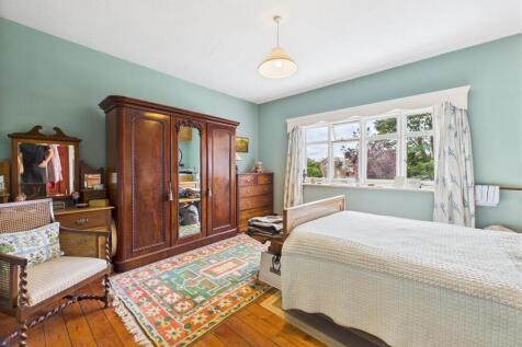 Bedroom: