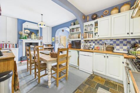 Kitchen: