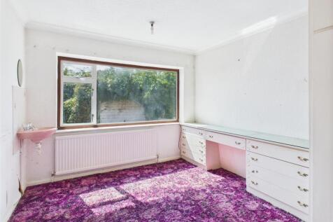 Bedroom: