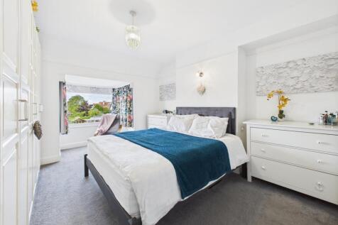 Bedroom: