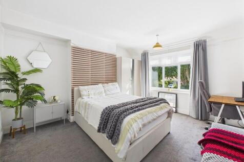Bedroom: