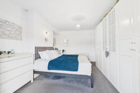 Bedroom:
