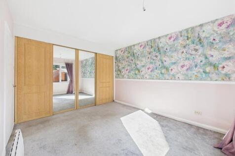 Bedroom: