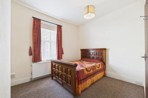 Bedroom: