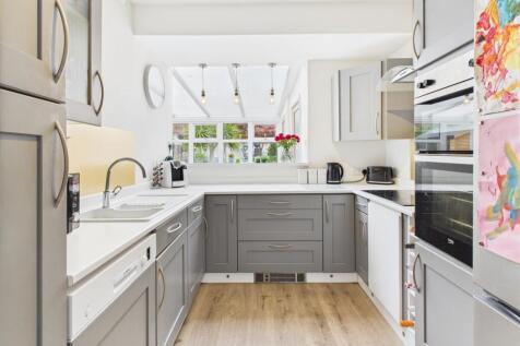 Kitchen: