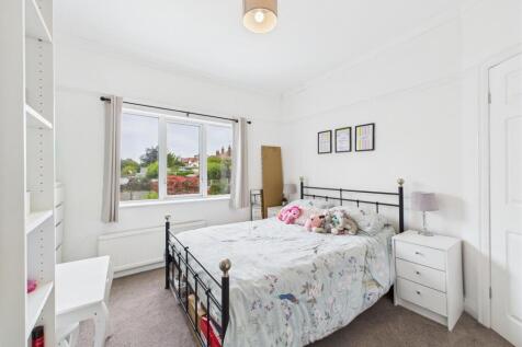 Bedroom: