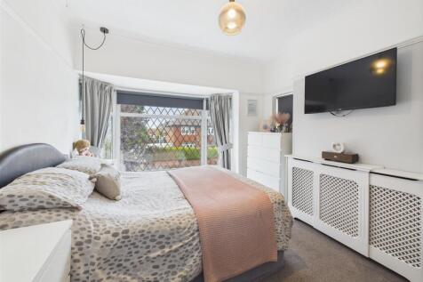 Bedroom: