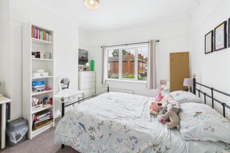 Bedroom: