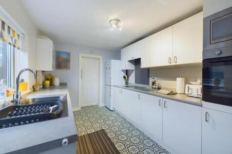 Kitchen:
