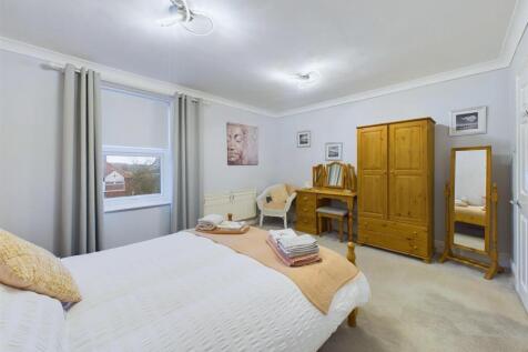 Bedroom: