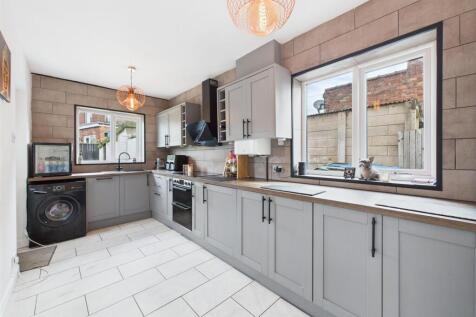 Kitchen: