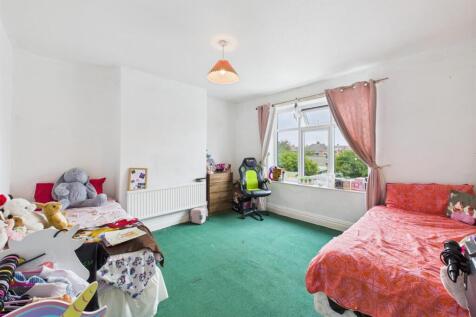 Bedroom: