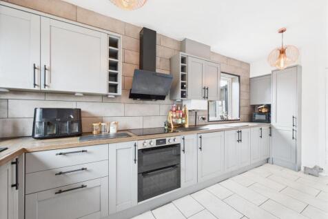 Kitchen: