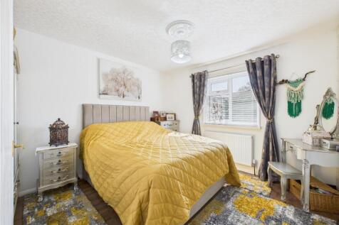 Bedroom: