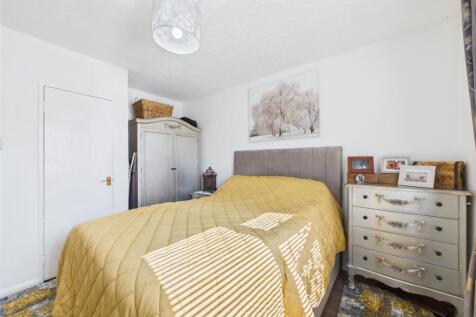 Bedroom: