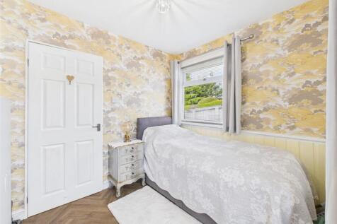 Bedroom: