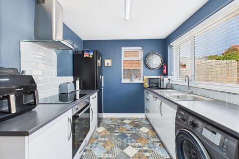Kitchen: