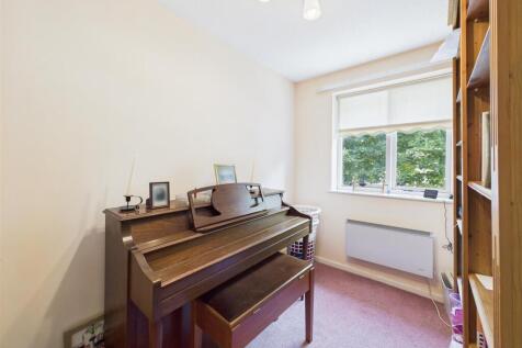 Bedroom: