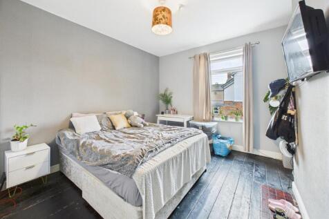 Bedroom: