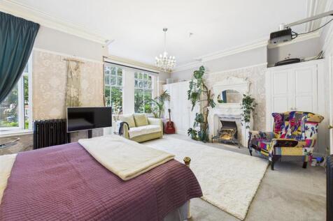 Bedroom: