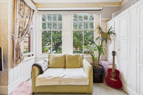 Bedroom: