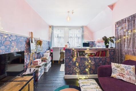 Bedroom: