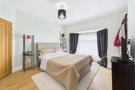 Bedroom: