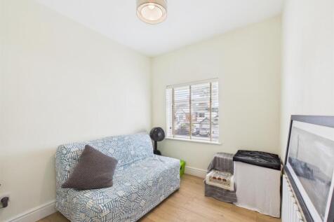 Bedroom: