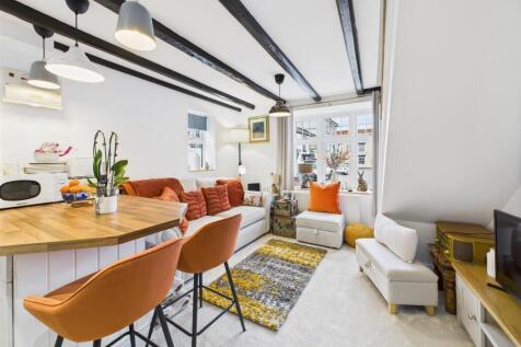 Kitchen/living area: