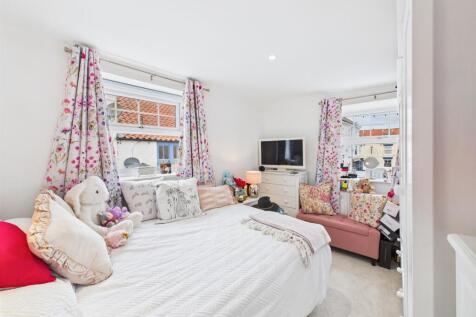 Bedroom: