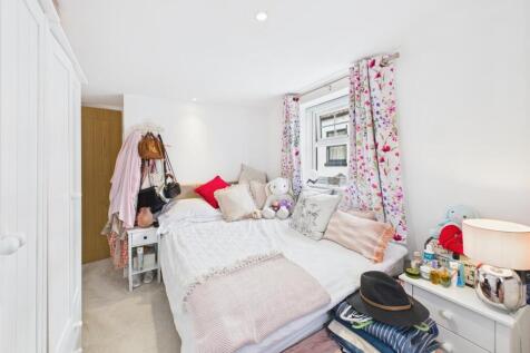 Bedroom: