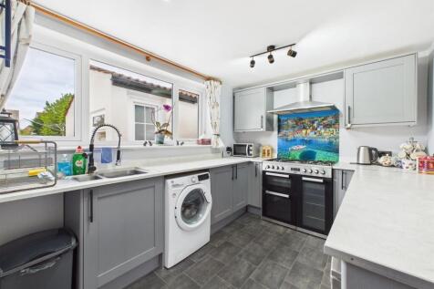 Kitchen: