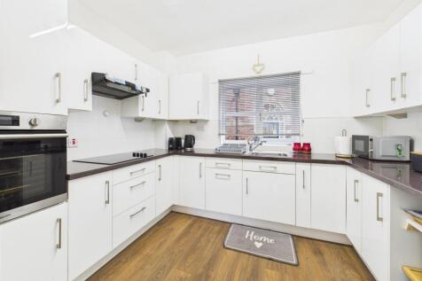 Kitchen: