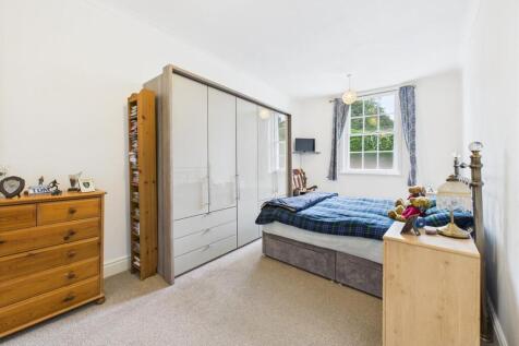 Bedroom:
