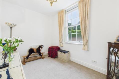Bedroom: