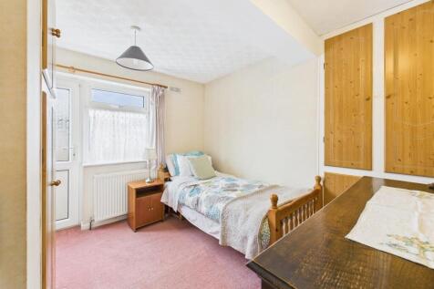 Bedroom: