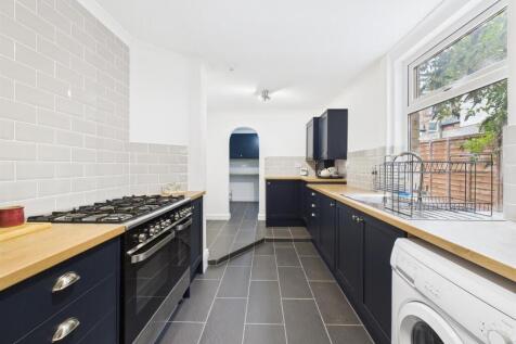 Kitchen: