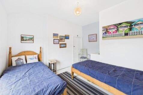 Bedroom: