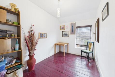 Bedroom: