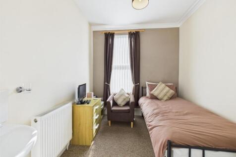 Bedroom: