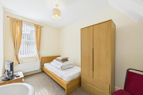 Bedroom: