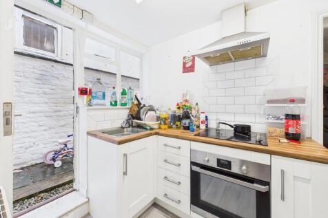 Kitchen: