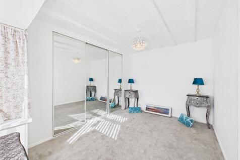 Bedroom: