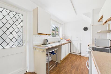 Kitchen: