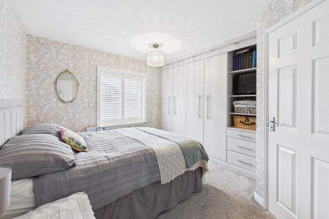 Bedroom:
