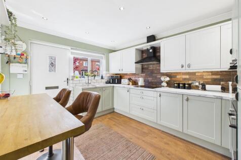 Kitchen: