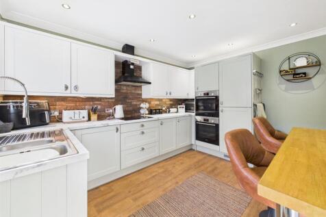 Kitchen: