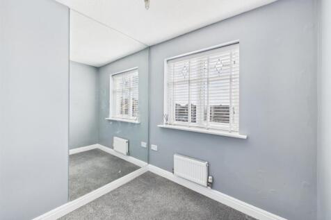 Bedroom: