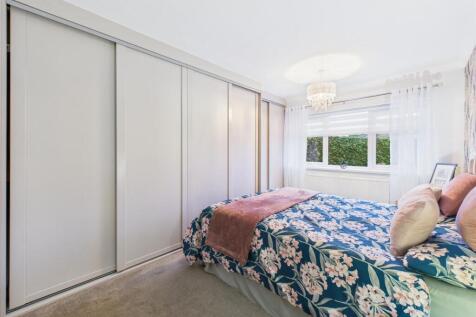 Bedroom: