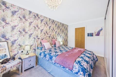 Bedroom: